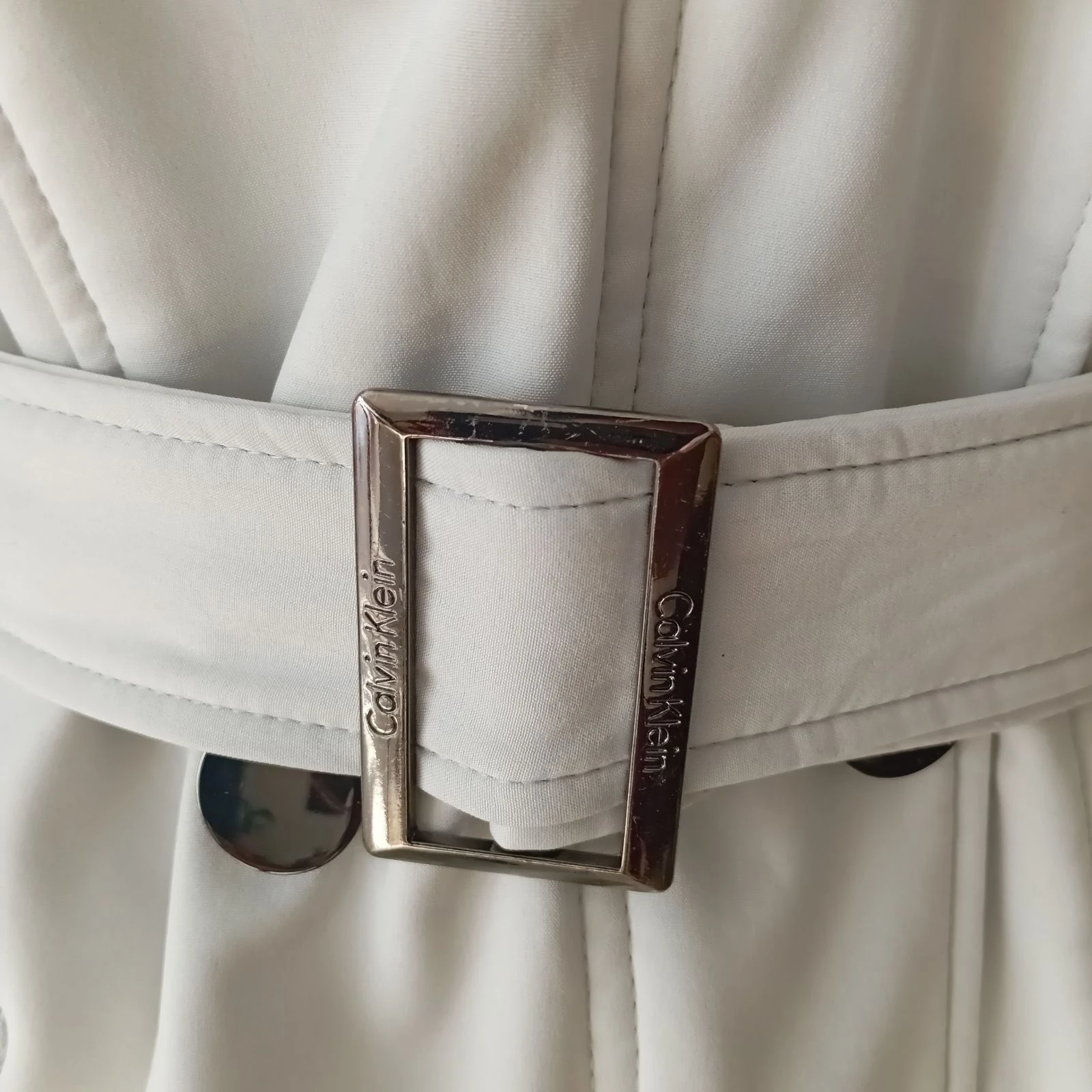 Trench impermeable / Chaqueta mujer Calvin Klein color blanco roto talla M – photo 14